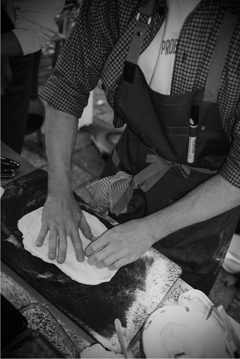 Pizzadeeg met de hand bereiden